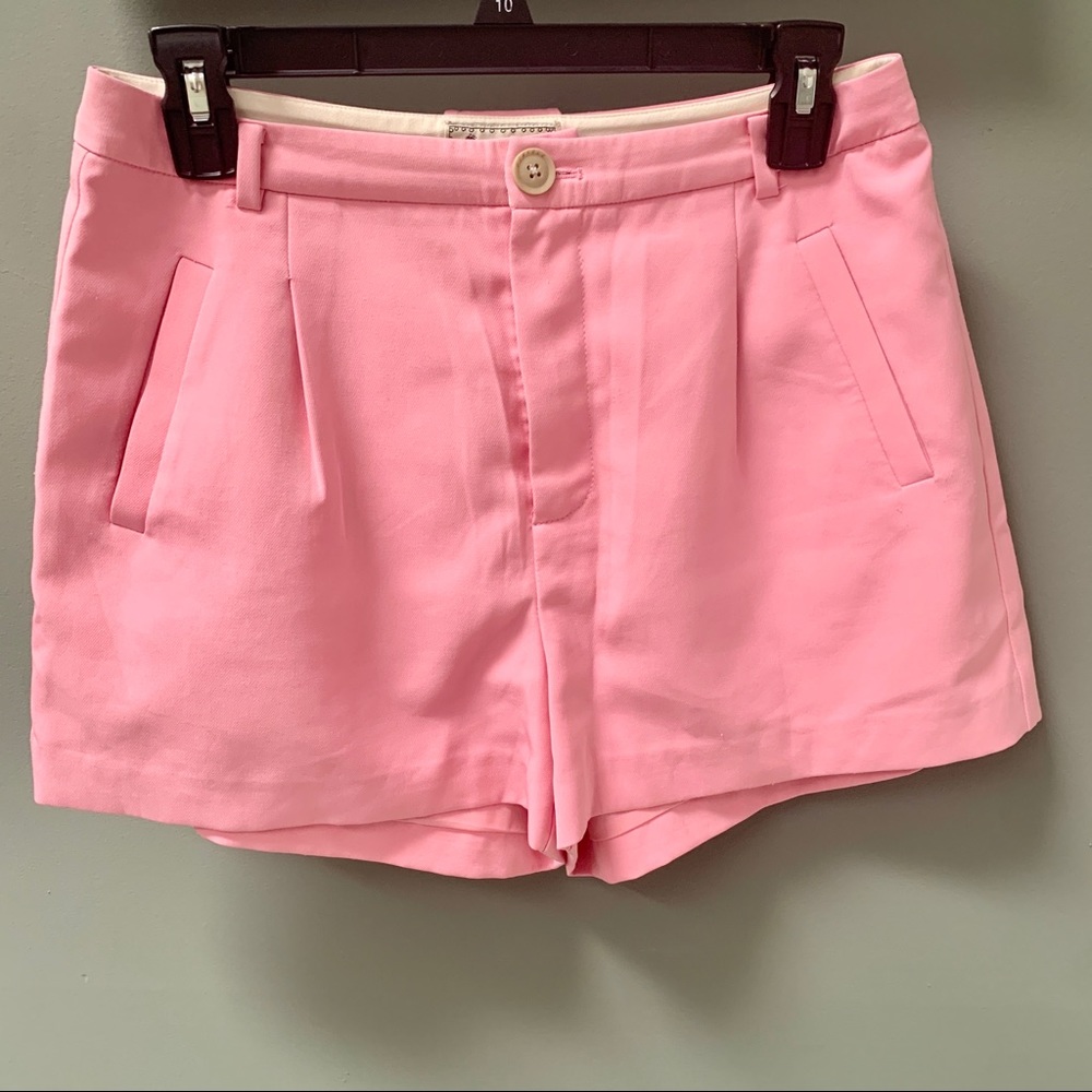 Woman’s quality shorts size M